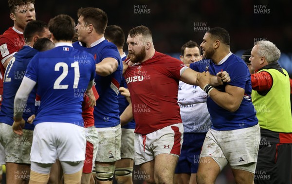 220220 - Wales v France - Guinness 6 Nations - Trouble breaks out between the teams at full time with Dillon Lewis of Wales in the centre