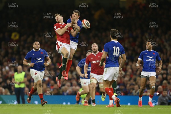220220 - Wales v France, Guinness Six Nations Championship 2020 - Dan Biggar of Wales  and Anthony Bouthier of France compete to win the ball