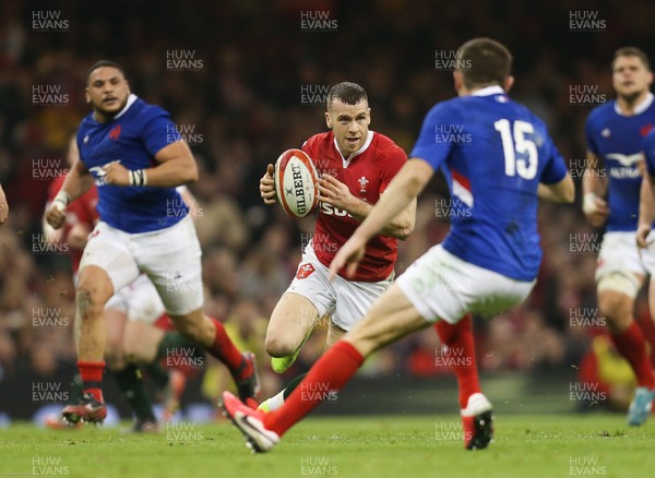 220220 - Wales v France, Guinness Six Nations Championship 2020 - Gareth Davies of Wales  takes on Anthony Bouthier of France