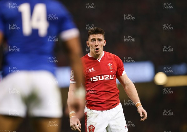 220220 - Wales v France, Guinness Six Nations Championship 2020 - Josh Adams of Wales exchanges words with Teddy Thomas of France