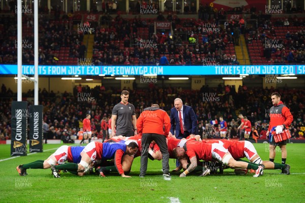 220220 - Wales v France - Guinness Six Nations - Sam Warburton and Wayne Pivac during the warm up 