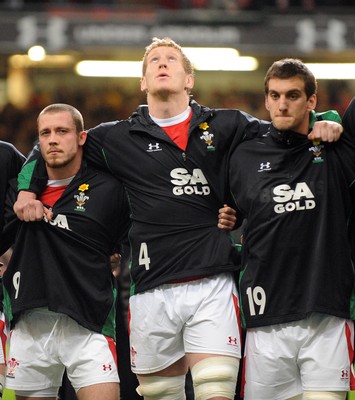 26.02.10 - Six Nations Rugby, Wales v France Wales' Bradley Davies (ctr) during a minutes silence in memory of his mother who died during the build up to this match  