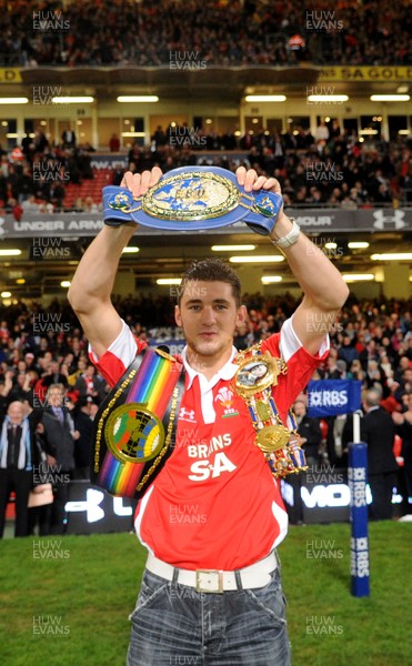 26.02.10 - Wales v France - RBS Six Nations 2010 - Boxer Nathan Cleverly on the pitch prior to kick off. 