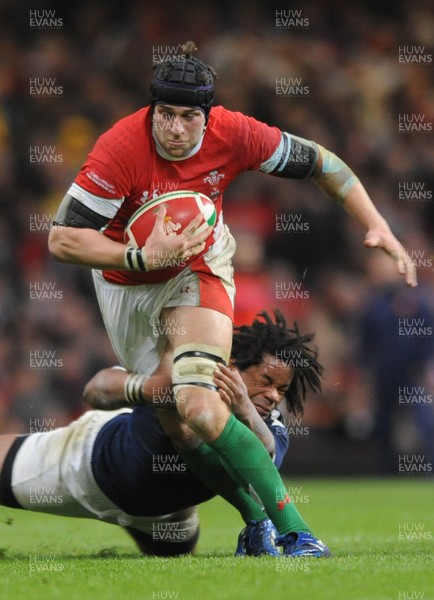 26.02.10 - Wales v France - RBS Six Nations 2010 - Ryan Jones of Wales takes on Mathieu Bastareaud of France. 