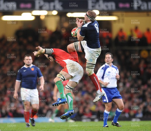 26.02.10 - Wales v France - RBS Six Nations 2010 - Imanol Harinordoquy of France beats Ryan Jones of Wales to high ball. 