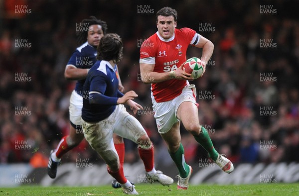 26.02.10 - Wales v France - RBS Six Nations 2010 - Jamie Roberts of Wales gets free. 