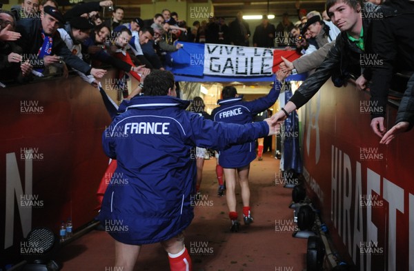 26.02.10 - Wales v France - RBS Six Nations 2010 - French players celebrate win with fans as the walk up the tunnel. 