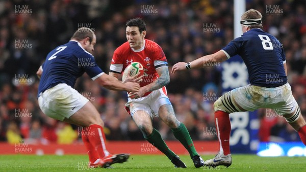 26.02.10 - Wales v France - RBS Six Nations 2010 - Stephen Jones of Wales takes on William Servat of France. 