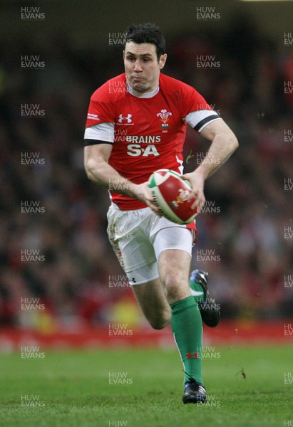 26.02.10 Wales v France... Wales' Stephen Jones. 