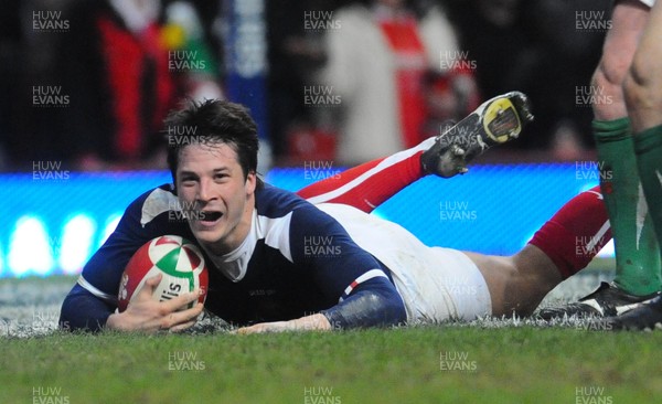 26.02.10 - Six Nations Rugby, Wales v France France's Francois Trinh-Duc scores try 