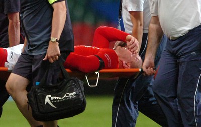 26.08.07 - Wales v France - Invesco Perpetual 2007 Summer Series - Wales' Gareth Thomas is stretchered off 