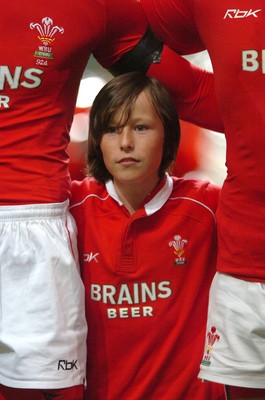 26.08.07 - Wales v France - Invesco Perpetual 2007 Summer Series - Match mascot, Jonathan David Rees 