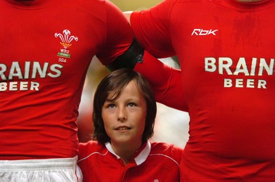 26.08.07 - Wales v France - Invesco Perpetual 2007 Summer Series - Match mascot, Jonathan David Rees 