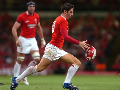 26.08.07 - Wales v France - Invesco Perpetual 2007 Summer Series - Wales' James Hook 