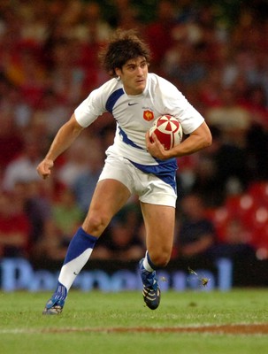 26.08.07 - Wales v France - Invesco Perpetual 2007 Summer Series - France's Yannick Jauzion 