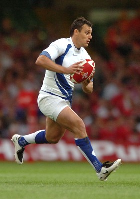 26.08.07 - Wales v France - Invesco Perpetual 2007 Summer Series - France's Lionel Beauxis 