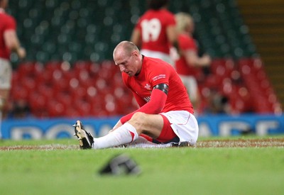 26.08.07 - Wales v France -  Wales' Gareth Thomas is left dazed after receiving injury 