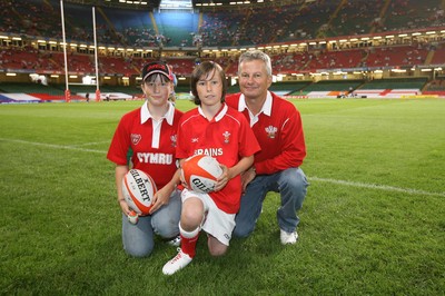 26.08.07  Wales v France... Mascot Jonathan David Rees with family 