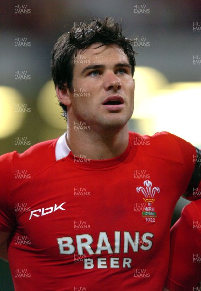 26.08.07 - Wales v France - Invesco Perpetual 2007 Summer Series - Wales' Mike Phillips 
