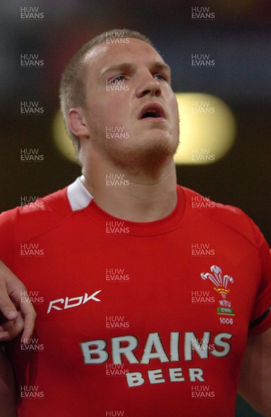 26.08.07 - Wales v France - Invesco Perpetual 2007 Summer Series - Wales' Gethin Jenkins 