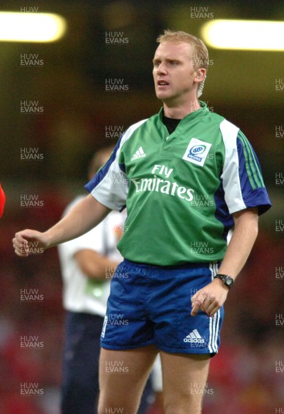 26.08.07 - Wales v France - Invesco Perpetual 2007 Summer Series - Referee, Wayne Barnes 