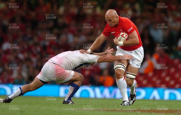 26.08.07 - Wales v France - Invesco Perpetual 2007 Summer Series - Wales' Will James takes on the French defence 