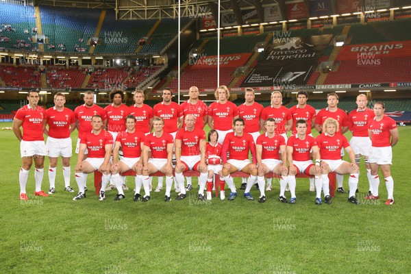 26.08.07  Wales v France... Mascot Jonathan David Rees with the team before the match . 