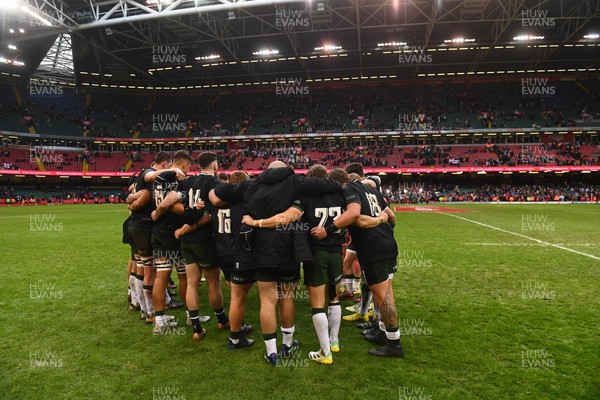 191122 - Wales v Georgia - Autumn Nations Series - Players huddle at the end of the game