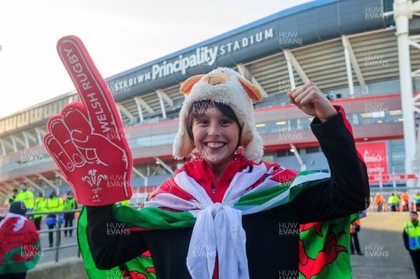 191122 - Wales v Georgia - Autumn Nations Series -  Wales fans outside Principality Stadium before the match