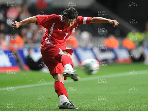 20.08.08 - International Football Friendly Wales v Georgia Wales' Simon Davies 