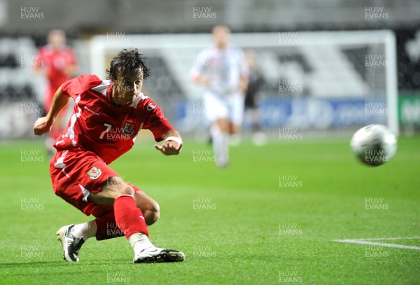 20.08.08 - International Football Friendly Wales v Georgia Wales' Simon Davies 