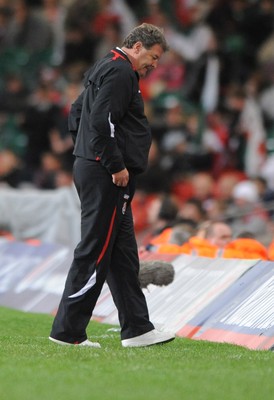 01.04.09 - Wales v Germany - 2010 FIFA World Cup Qualifying Group 4 - Wales manager John Toshack looks dejected at the end of the game. 