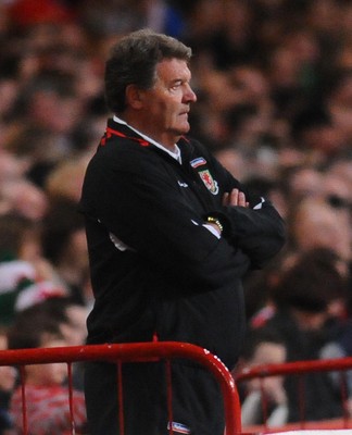 01.04.09 - Wales v Germany - World Cup 2010 - Qualifying Group 4 Wales Manager John Toshack 