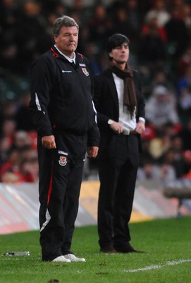 01.04.09 - Wales v Germany - World Cup 2010 - Qualifying Group 4 Wales Manager John Toshack with Germany coach Joachim Low behind  