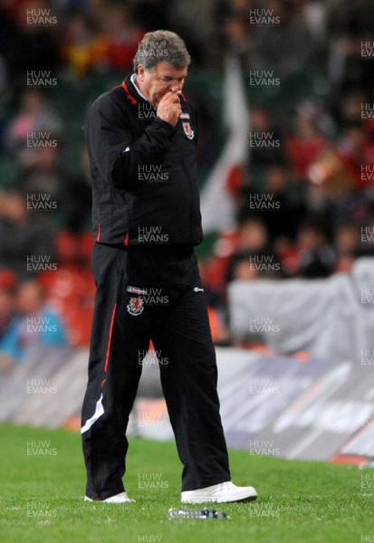 01.04.09 - Wales v Germany - 2010 FIFA World Cup Qualifying Group 4 - Wales manager John Toshack looks dejected at the end of the game. 