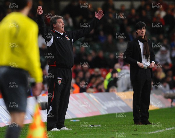 01.04.09 - Wales v Germany - World Cup 2010 - Qualifying Group 4 Wales Manager John Toshack with Germany coach Joachim Low behind  