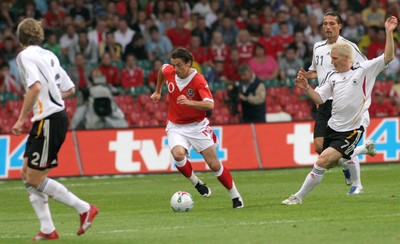 08.09.07 - Euro 2008 Qualifying, Group D Wales v Gemany Wales' Simon Davies 