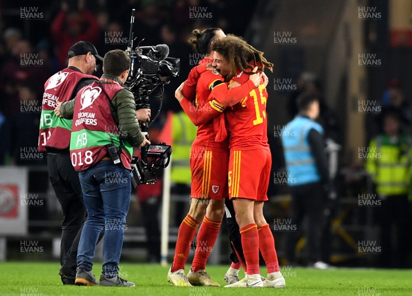 191119 - Wales v Hungary - UEFA Euro Championship Qualifying - Gareth Bale and Ethan Ampadu of Wales celebrate at the end of the game