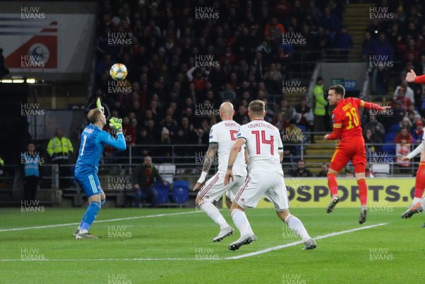 191119 - Wales v Hungary, European Cup 2020 Qualifier - Aaron Ramsey of Wales heads past Hungary goalkeeper Peter Gulacsi to score goal