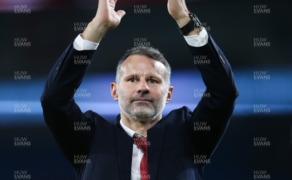 191119 - Wales v Hungary, European Cup 2020 Qualifier - Wales manager Ryan Giggs applauds the crowd during a lap of honour at the end of the match