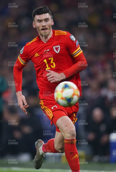 191119 - Wales v Hungary, European Cup 2020 Qualifier - Kieffer Moore of Wales