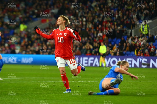 011223 - Wales v Iceland - UEFA Women�s Nations League - Jess Fishlock of Wales has her shot blocked by Inibjorg Sigurddottir of Iceland 