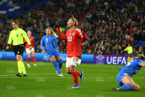 011223 - Wales v Iceland - UEFA Women�s Nations League - Jess Fishlock of Wales has her shot blocked by Inibjorg Sigurddottir of Iceland 
