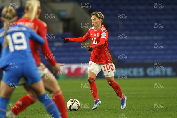 011223 - Wales v Iceland - UEFA Women’s Nations League - Jess Fishlock of Wales dictates play in midfield
