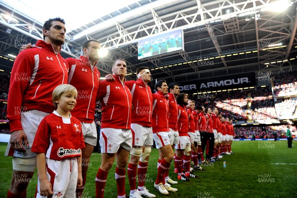 020213 - Wales v Ireland - RBS Six Nations -Wales players line up for the national anthems