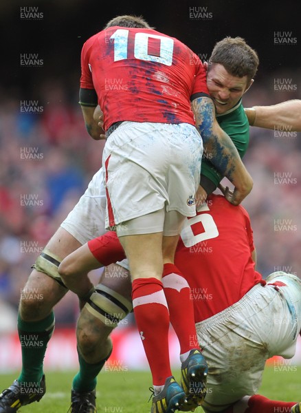 020213 - Wales v Ireland, 2013 RBS 6 Nations - Ireland's Donnacha Ryan is stopped by Wales' Dan Biggar  and Wales' Aaron Shingler     