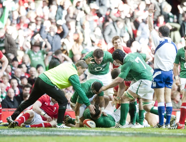 020213 -  Wales v Ireland - RBS 6Nations -  Ireland's players celebrate after Cian Healy scores