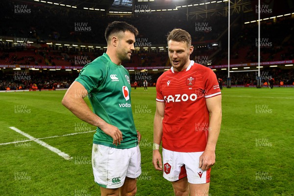 040223 - Wales v Ireland - Guinness Six Nations - Conor Murray of Ireland and Dan Biggar of Wales at the end of the game