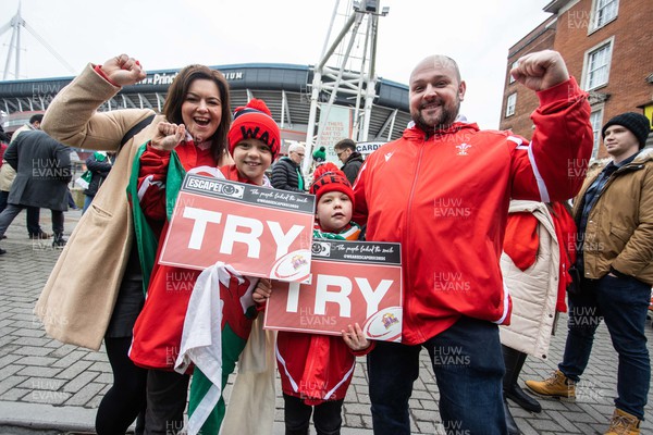 040223 - Wales v Ireland - Guinness Six Nations Championship - Fans outside the stadium before the game