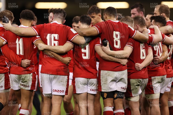 040223 - Wales v Ireland - Guinness Six Nations Championship - Wales team huddle
